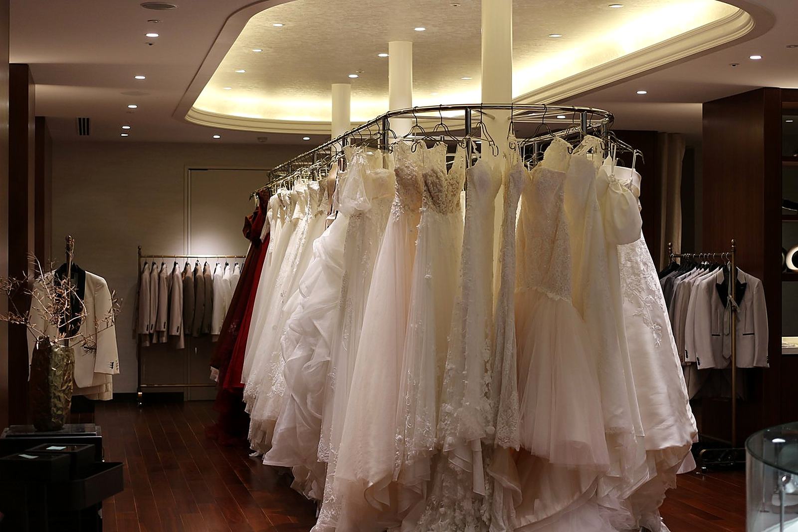 BRIDAL & TUXEDO